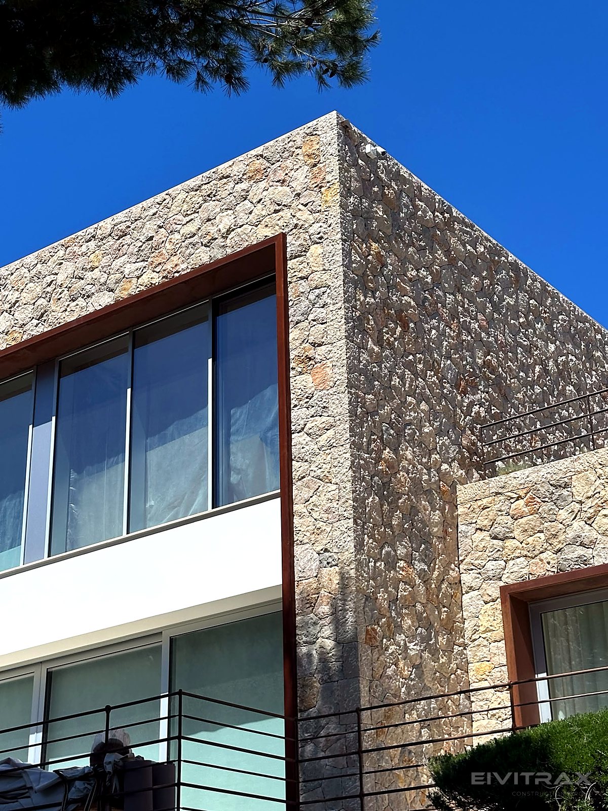 Construcción en Piedra Natural — proyecto real de EIVITRAX (5)